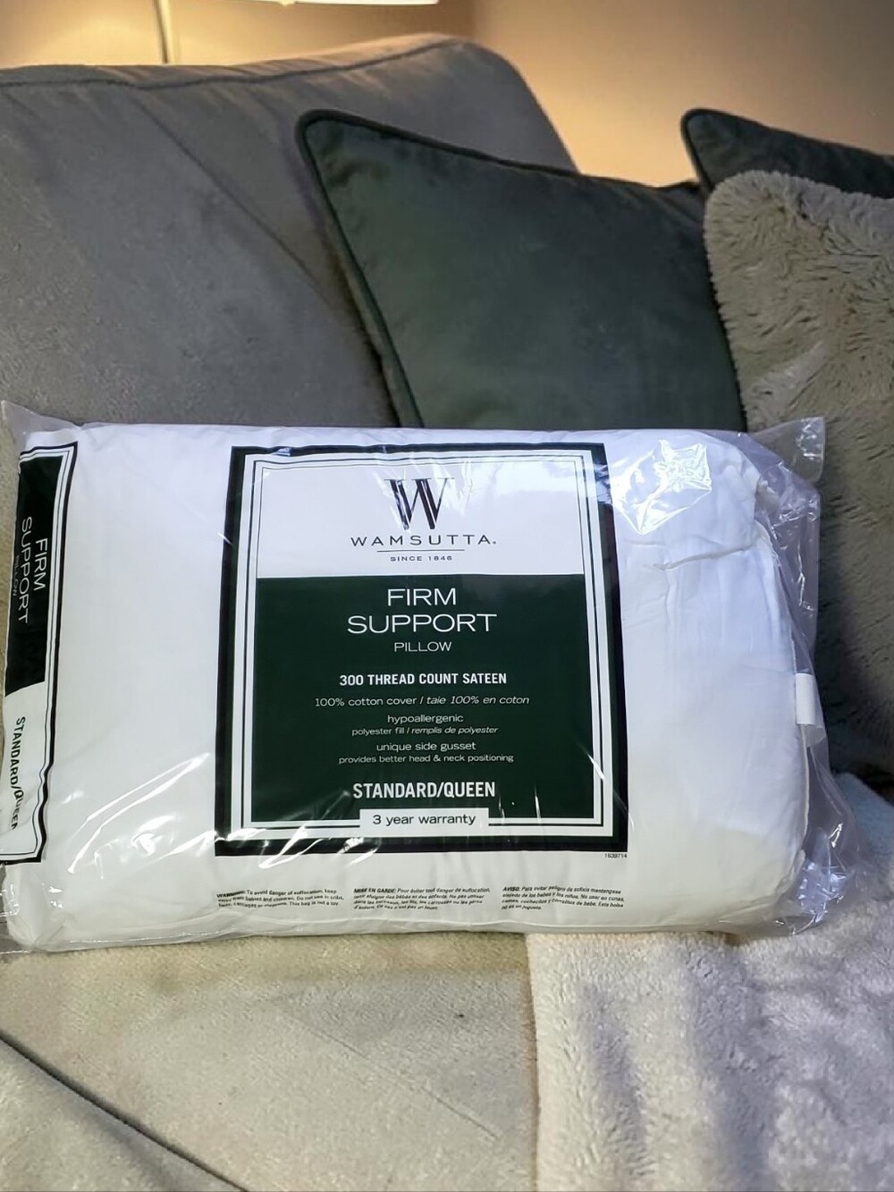 New Wamsutta Firm Support Unique Side Gusset Pillow - White. Standard/Queen.